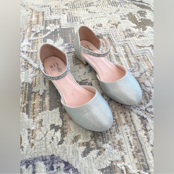 ๐ Girls Clothing - Sizes 6 to 10 ๐ - Picture 5 of 16